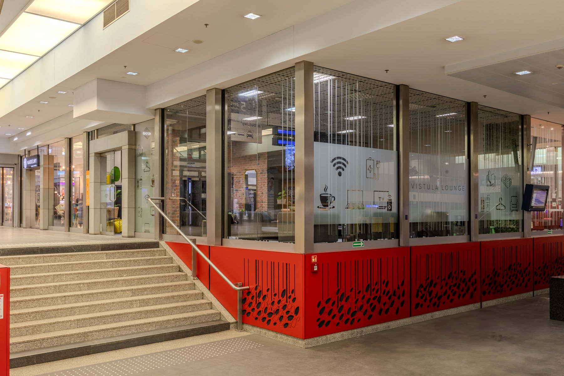 Exterior view of Vistula Lounge inside Kraków Główny